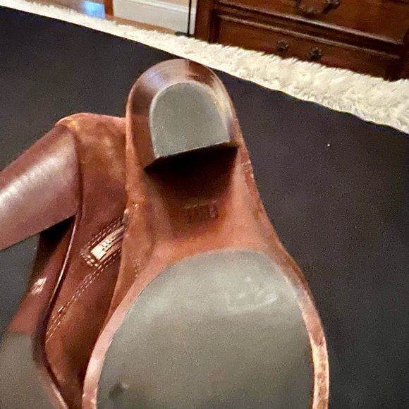 FRYE womens size 8.5 - Picture 5 of 9